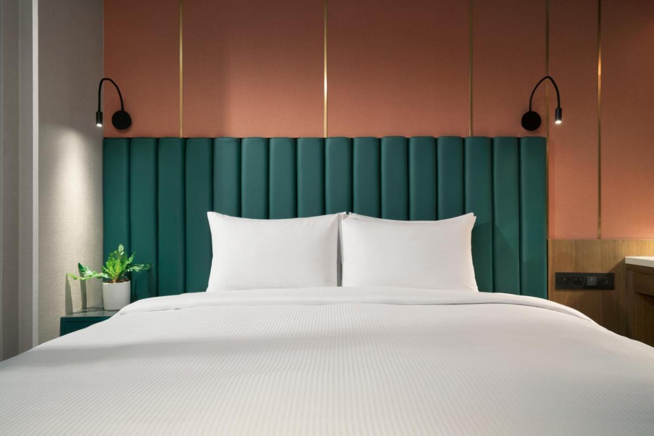 Kindness Day Hotel Тайнань Екстер'єр фото